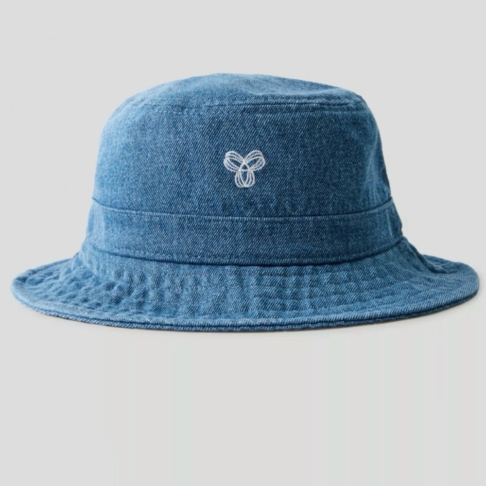 NWOT TNA Aritzia Sold Out Denim Bucket Hat Size S/M